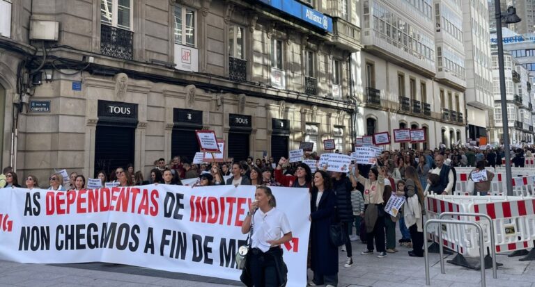 “Menos postureo e máis salarios”: As traballadoras das tendas de Inditex manteñen a folga para o ‘Black Friday’