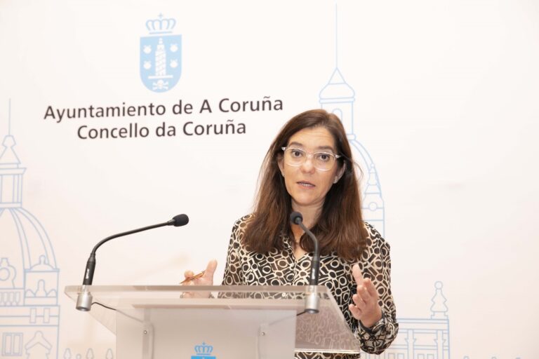 A alcaldesa da Coruña, tras a agresión a un mozo: “O reforzo policial ten que verse”