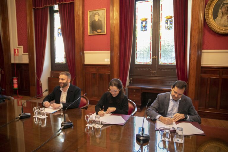 O Concello da Coruña e Agadic colaborarán na programación de 26 espectáculos