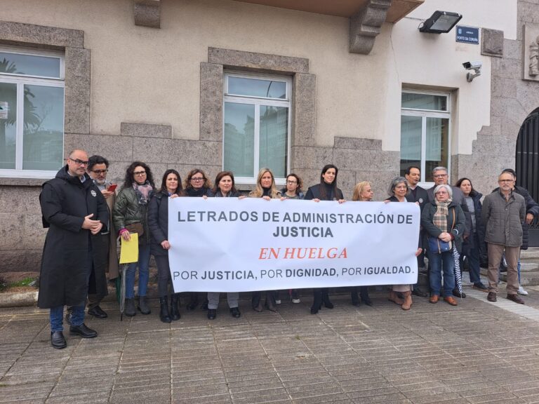 Letrados xudiciais seguen a protesta na Coruña e din que agora “non poden parar”