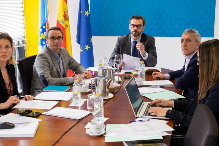 A Xunta acusa á UDC de “romper o consenso” sobre a titulación de Medicina tras a intención de implantala