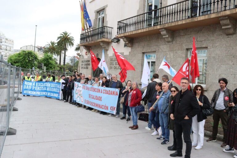 Reclama unha atención “de calidade e sen discriminación” nas administracións públicas