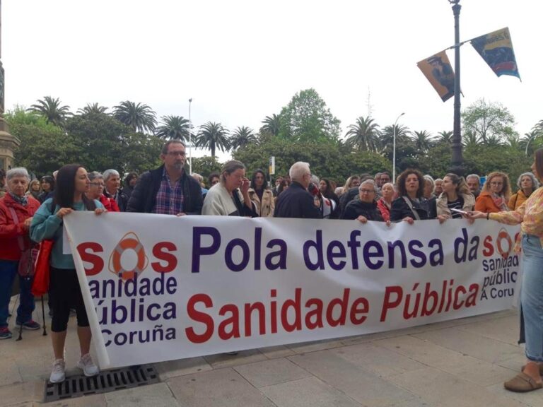 Concentracion SOS Sanidade Publica en Coruna