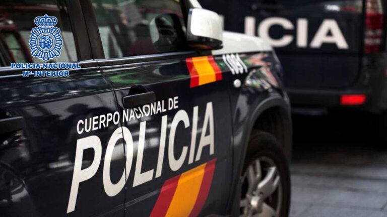 Denuncian unha pelexa entre mozas na Coruña co resultado de dous axentes feridos