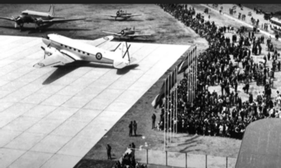 O aeroporto de Alvedro cumpre 60 anos despois do primeiro voo de Aviaco