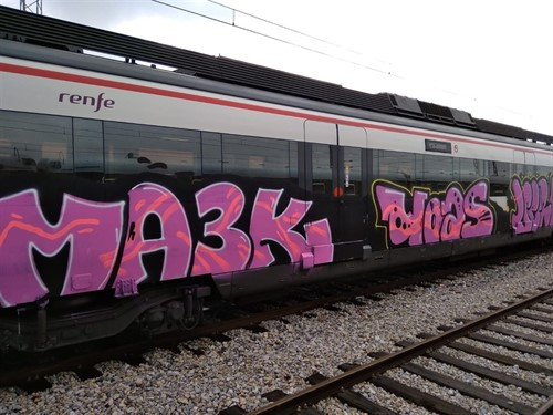 Detidos oito grafiteiros na Coruña por causar danos en trens por valor de 420.000 euros
