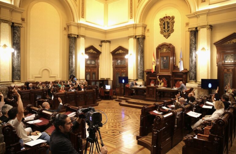 O pleno da Coruña aproba 2,2 millóns extra para financiar a programación de verán
