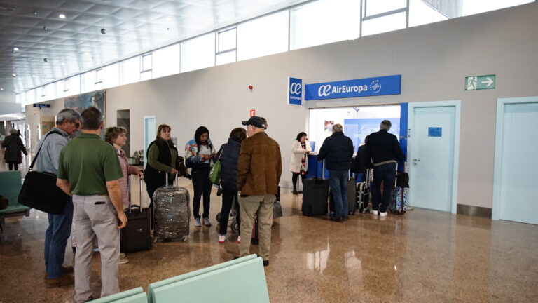 Alvedro é o aeroporto que máis creceu en pasaxeiros no que vai de 2023