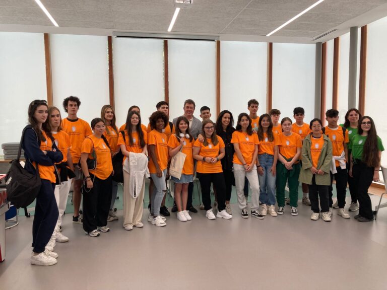 Unha vintena de estudantes da Coruña inician a súa estancia dun mes en Irlanda co programa ‘Idiomas do Mundo’