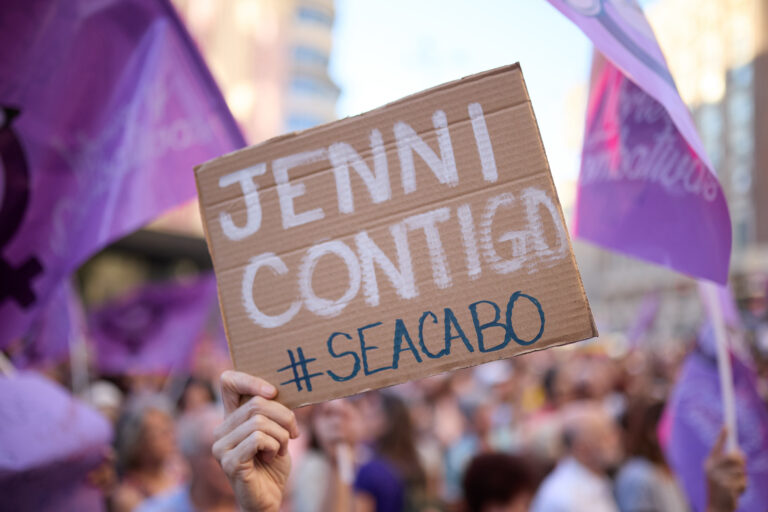 Feministas protestan este venres na Coruña para “sacarlle a vermella a Rubiales”