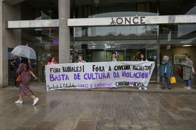 Piden o fin da “caverna machista” e a “cultura da violación” no deporte nunha concentración na Coruña
