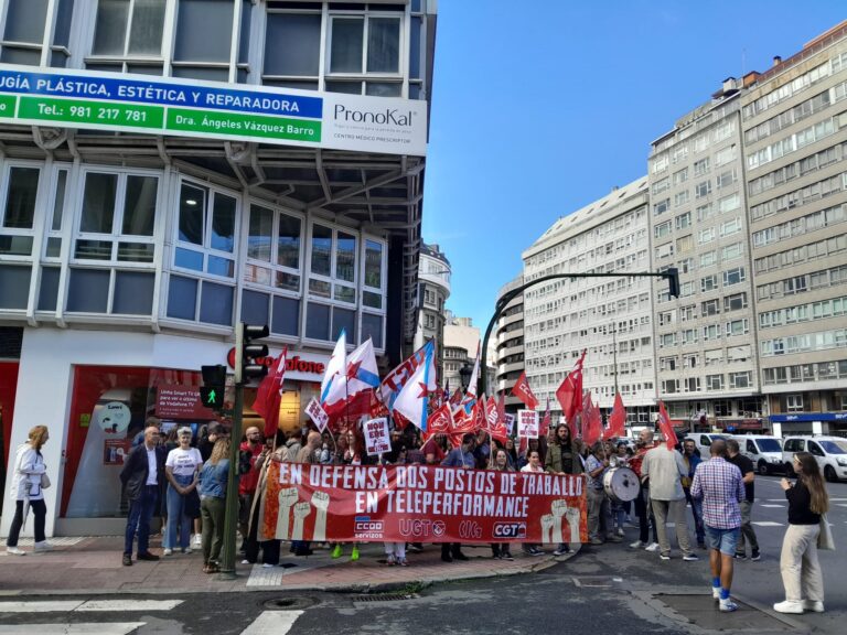 Persoal de Teleperformance mobilízase contra o ERE, que afecta a 38 empregados do centro da Coruña