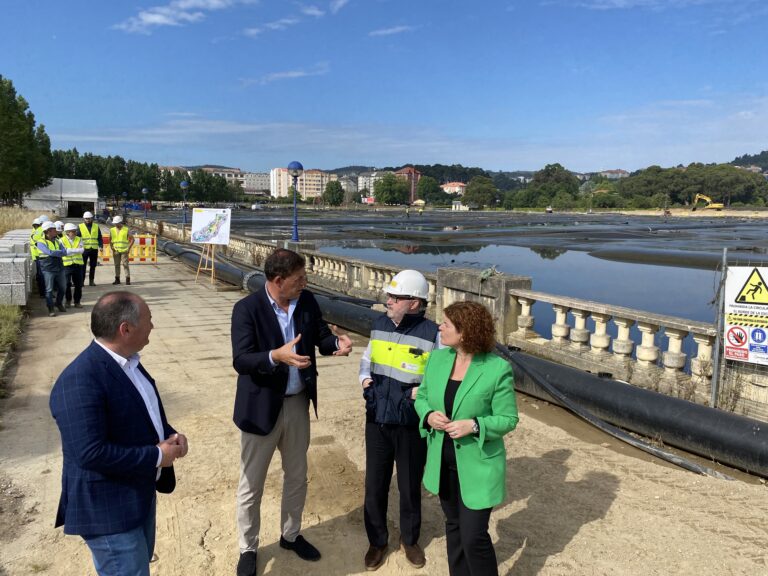O Goberno empraza a esperar a terminar as obras na ría do Burgo para concretar o futuro de mariscadoras