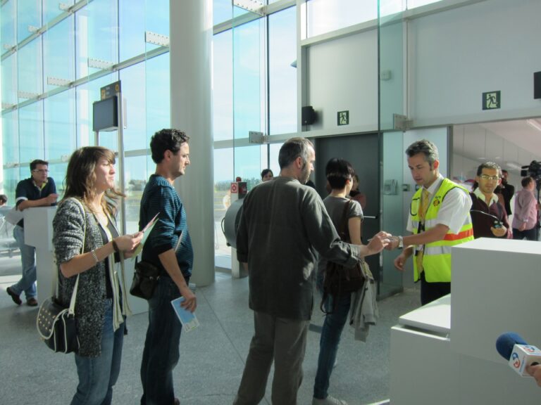 A Coruña (+17%) lidera o crecemento de pasaxeiros nos aeroportos galegos en setembro