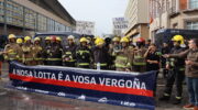 Lectura de manifesto dos Bombeiros de Galicia diante da Deputación da Coruna