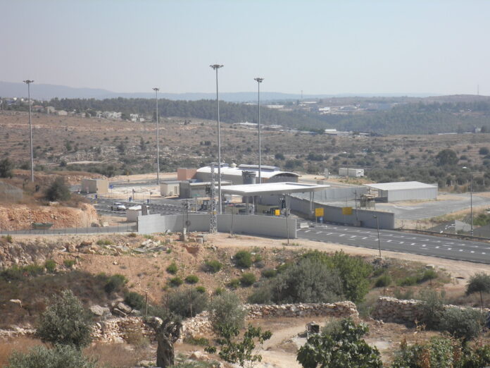 Checkpoint en territorio palestino-Nillin