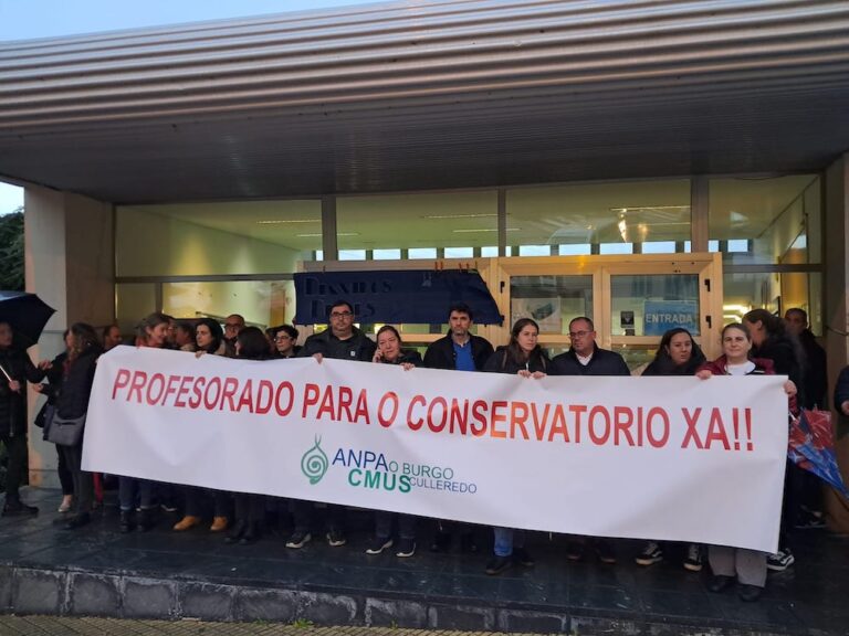 As familias do Conservatorio de Culleredo volveron á rúa para esixir máis profesorado