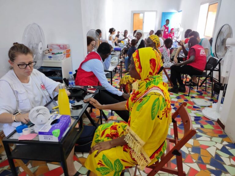 Coruña Cura a 5.000 persoas en Senegal
