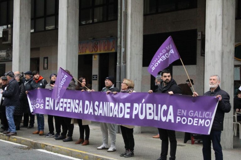 Podemos Galicia nun acto pola sanidade publica