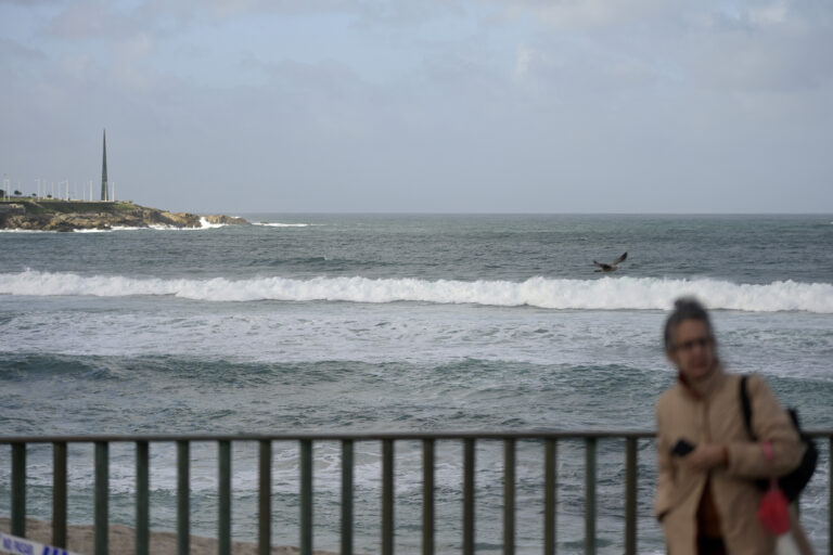 Aviso laranxa por vento do sur de forza oito no litoral da Coruña