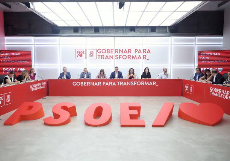 O PSOE acometerá cambios “cirúrxicos” na Executiva Federal, ademais de nomear nova portavoz