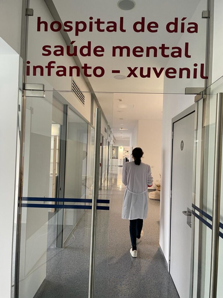 En funcionamento na área Coruña-Cee un novo hospital de día para atender a saúde mental infanto-xuvenil