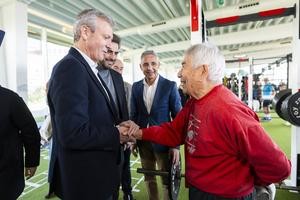 Rueda visita aos máis maiores nas instalacións do clube coruñés ‘La Solana’