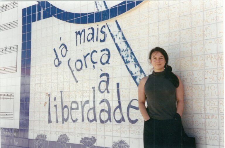 Pleno da RAG o Día das Letras Galegas dedicado a Luisa Villalta no Teatro Rosalía