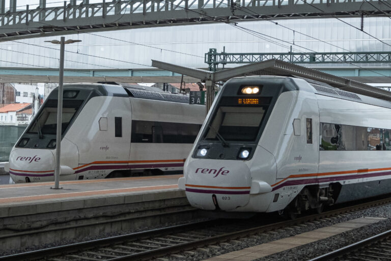 Unha avaría causa novos atrasos de máis de 30 minutos en trens que circulan entre Vigo e A Coruña