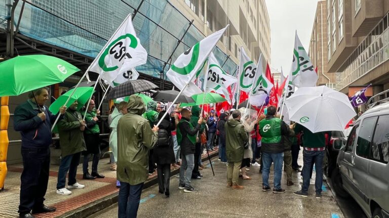 Persoal da Axencia Tributaria mobilízase na Coruña pedindo melloras salariais e laborais