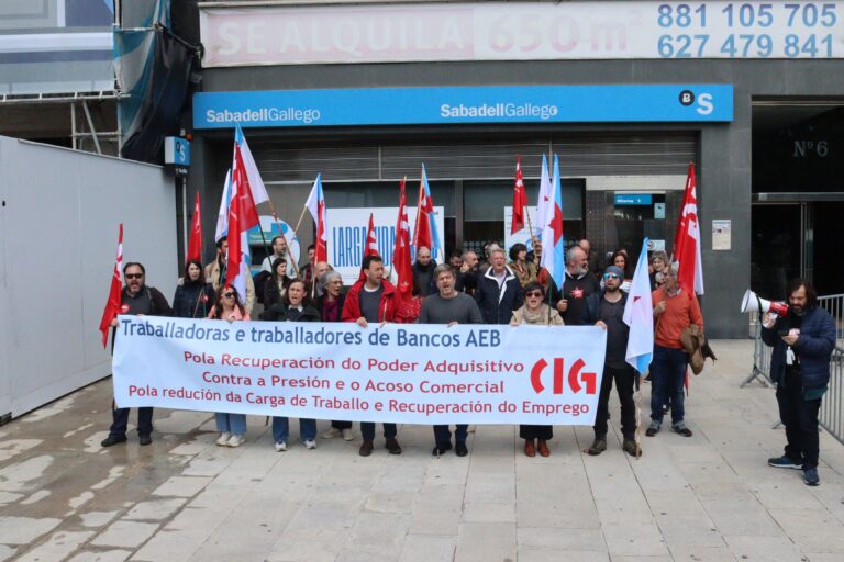 Delegados da CIG en banca mobilízanse na Coruña demandando melloras laborais