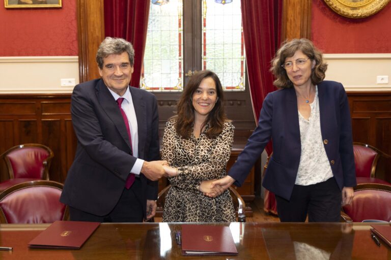 Asinado o acordo de cesión da sede de AESIA entre Goberno e Concello da Coruña e que incorporará persoal progresivamente