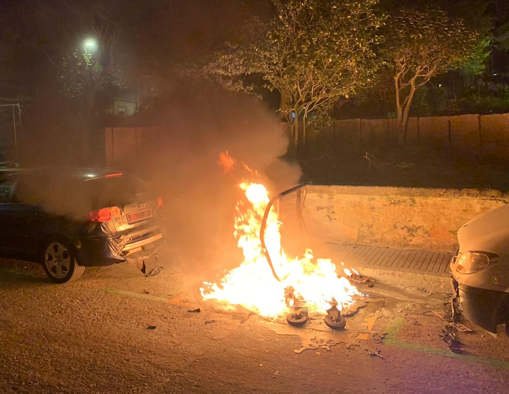 Incendio de contedores-Foto-Asoc Policias Locais