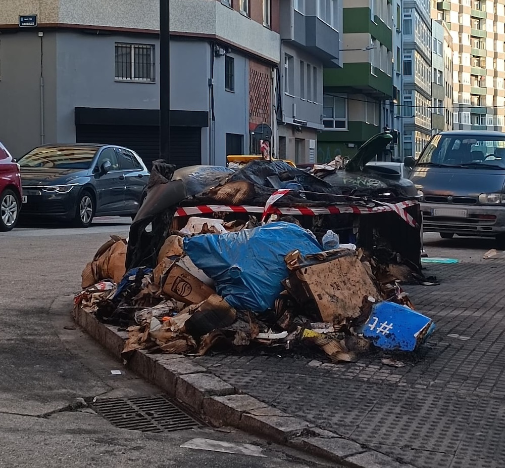 Un dos colectores queimados nos Castros