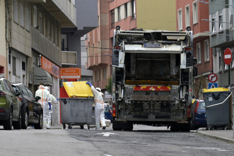 Persoal da concesionaria de lixo da Coruña pide unha asemblea para abordar a folga indefinida