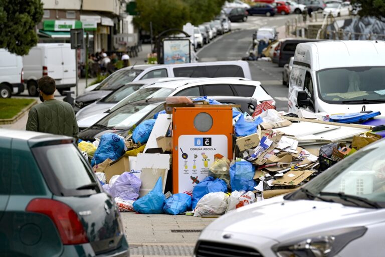 O persoal da recollida de lixo na Coruña acorda a desconvocatoria da folga