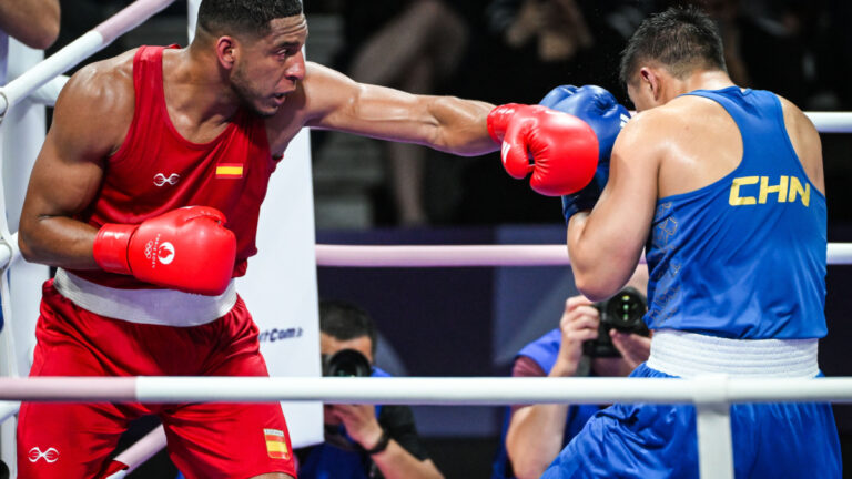 O boxeador afincado na Coruña Enmanuel Reyes Pla métese en semifinais dos Xogos Olímpicos e asegura medalla para España