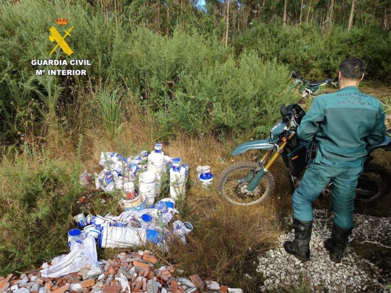 Atopan un vertedoiro incontrolado con residuos perigosos na Coruña