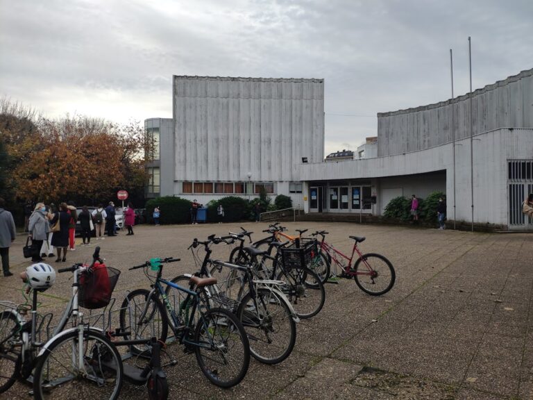 A EOI da Coruña abre o prazo de preinscrición para o curso 2025-2026 cunha oferta única de 11 idiomas