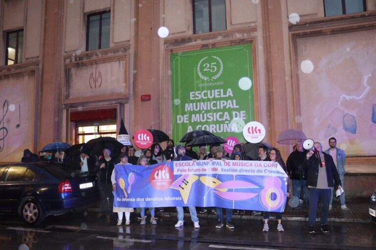 O profesorado da Escola Municipal de Música protesta polo deterioro das instalacións