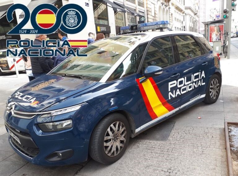 Deteñen catro persoas na Coruña por presuntos delitos de roubo, dúas foron sorprendidas pola Policía