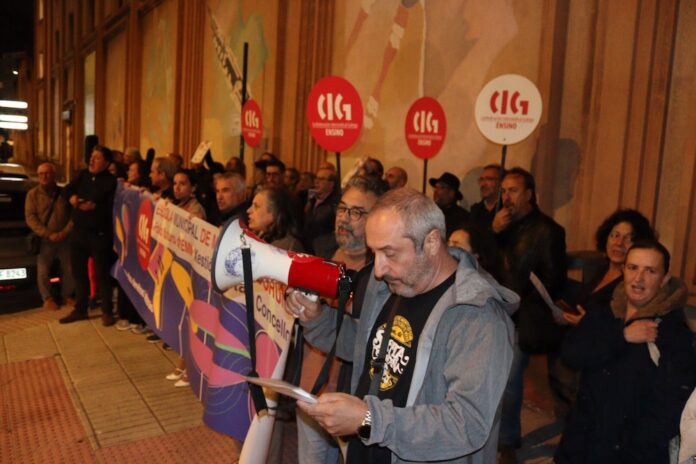 Nova protesta do profesorado da Escola Municipal de Musica da Coruna.jpeg