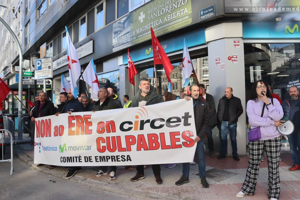 Concentracion de Circet en Movistar Coruna 2