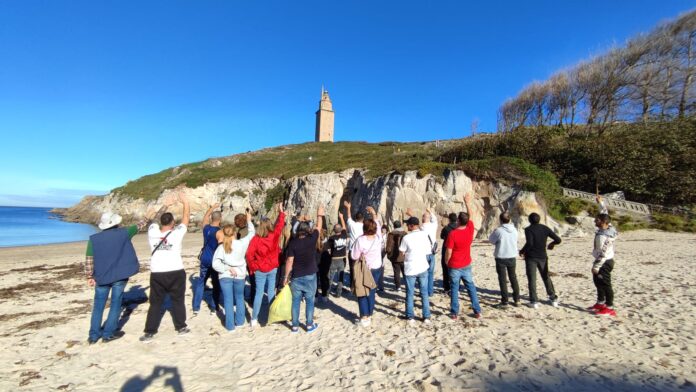 Limpeza do Proxecto Entre Crebas no areal da Torre