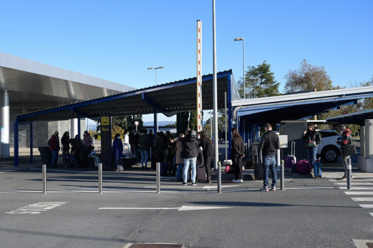 Condenada a empresa de seguridade do aeroporto coruñés por vulnerar o dereito á integridade moral dunha empregada