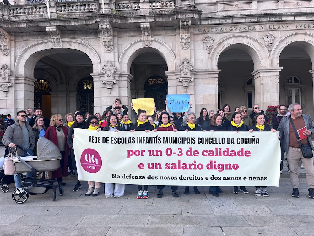Concentracion Traballadoras Infantis en Maria Pita Coruna