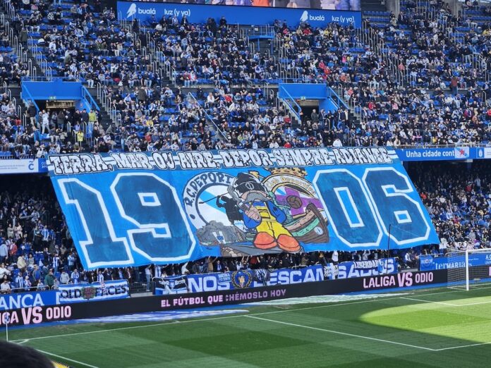 Tifo dos Riazor Blues en Riazor-Foto-Portela