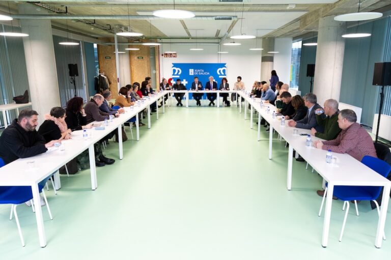 10,00 h.- O conselleiro de Educación, Ciencia, Universidades e FP, Román Rodríguez, reunirase cos centros participantes do novo proxecto Catedrais educativas de Galicia. No edificio Fontán (monte Gaiás, s/n). foto xoán crespo 10,00 h.- O conselleiro de Educación, Ciencia, Universidades e FP, Román Rodríguez, reunirase cos centros participantes do novo proxecto Catedrais educativas de Galicia. No edificio Fontán (monte Gaiás, s/n). foto xoán crespo