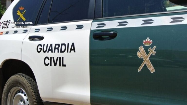 Investigan a un veciño da Coruña por conducir de forma errática e invadir o carril contrario