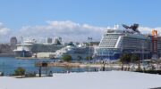 3 dos 5 cruceiros no porto da Coruna